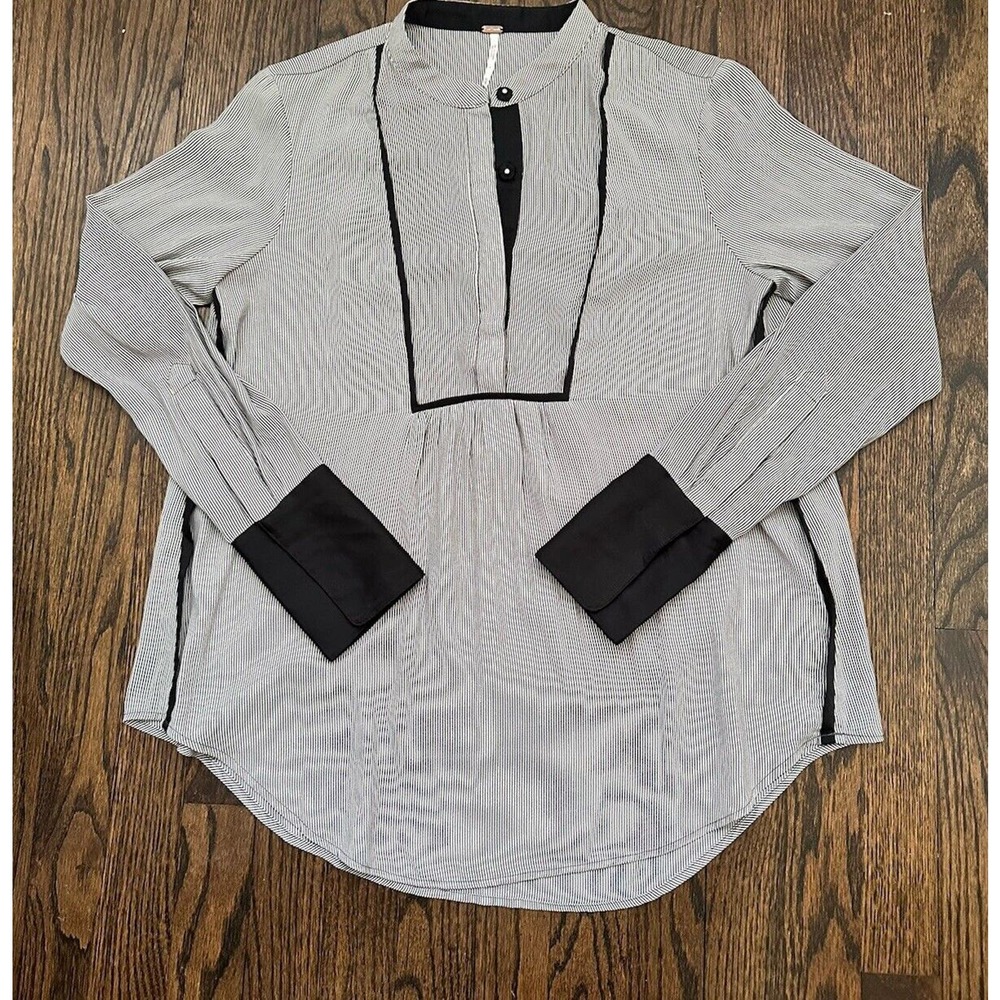 Free People Blouse Shirt Women XS Blouse Black And Gray Long Sleeve